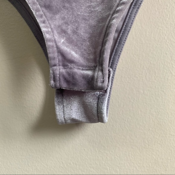 Vero Moda Beverly Velour Off Shoulder Bodysuit - Picture 3 of 7